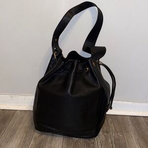 Longchamp Shoulder bucket bag Black leather